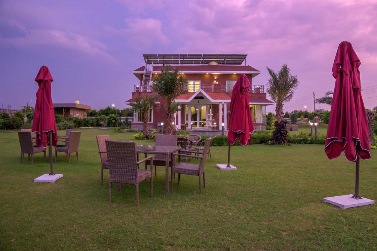 Stayvista At Hillside Paradise Dhauj Exterior foto