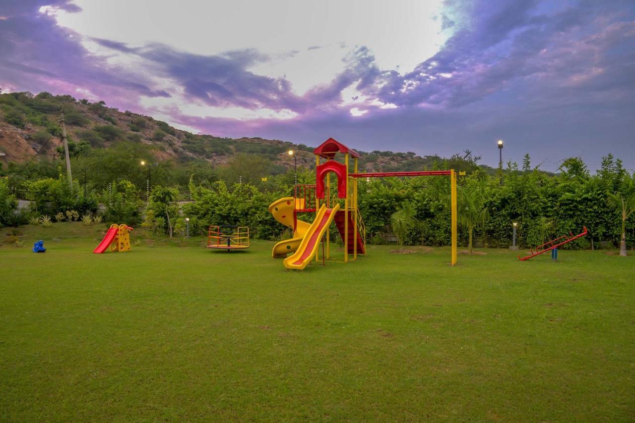 Stayvista At Hillside Paradise Dhauj Exterior foto